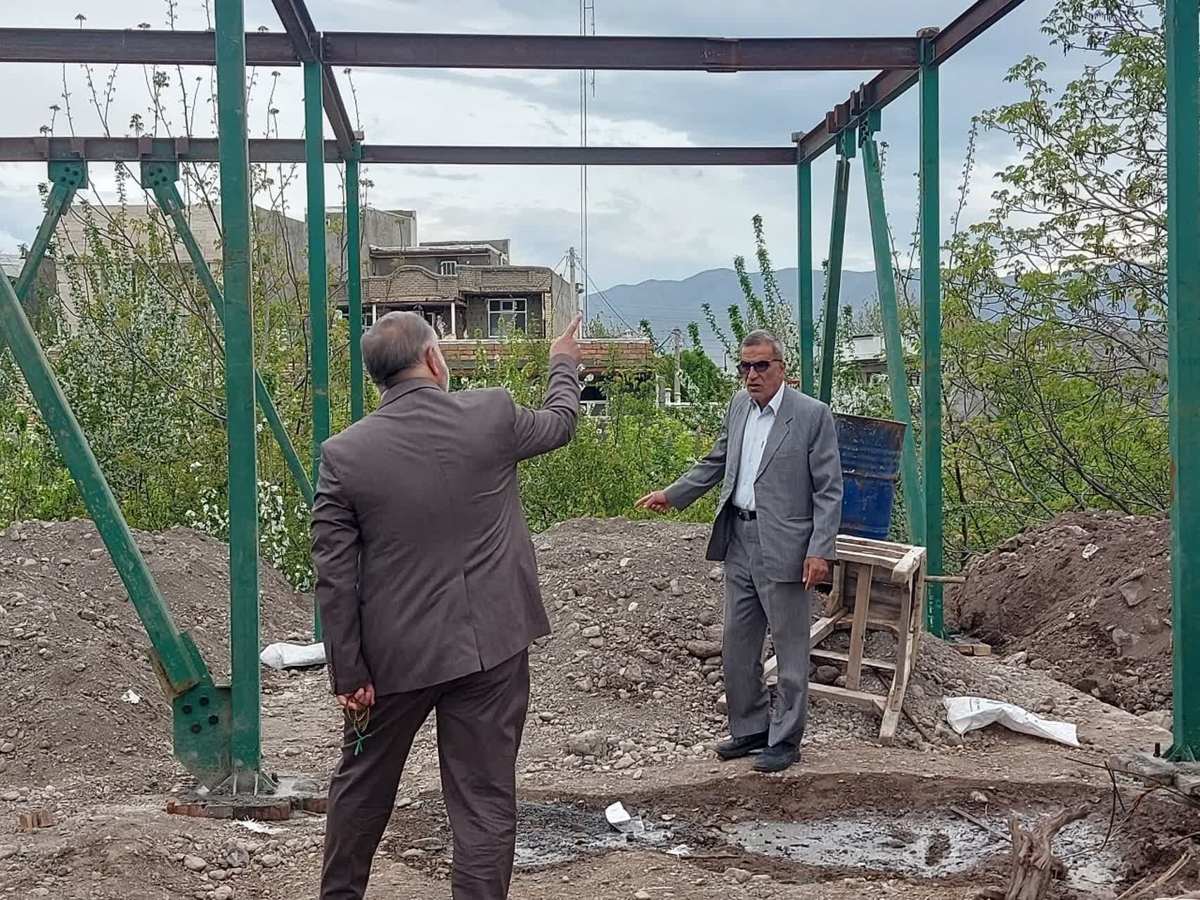 بررسی مسایل و مشکلات پیشرفت کار بازسازی شهر فیرورق