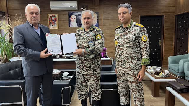 نشست فرماندار خوی با فرماندهان منطقه پدافند هوایی شمالغرب کشور برگزار شد