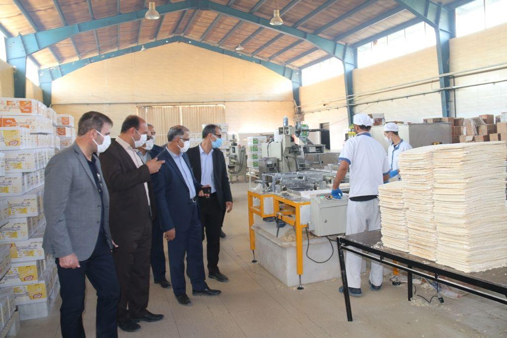 بازدید فرماندار شهرستان خوی از واحد تولید انواع بیسکویت و فاز توسعه این واحد