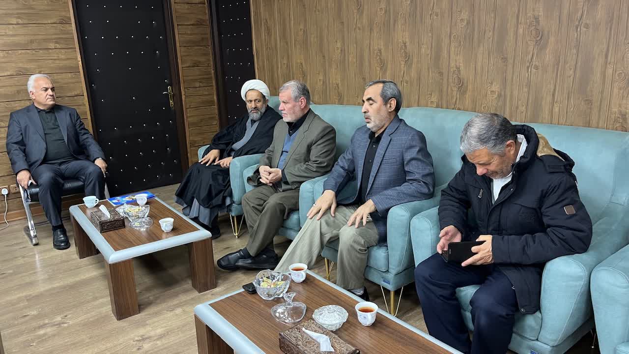 دیدار مدیر ستاد توسعه و بازسازی عتبات عالیات شهرستان خوی با فرماندار ویژه شهرستان