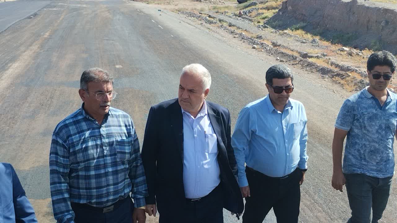 توسعه راهها، دروازه توسعه اقتصادی خوی خواهد بود