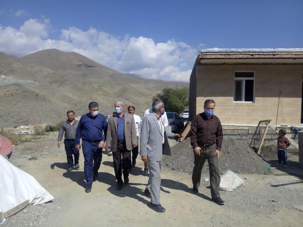 بازدید مدیران کل مدیریت بحران و دفتر امور روستایی استانداری آذربایجان غربی و بخشدار قطور از روند بازسازی مناطق زلزله زده قطور