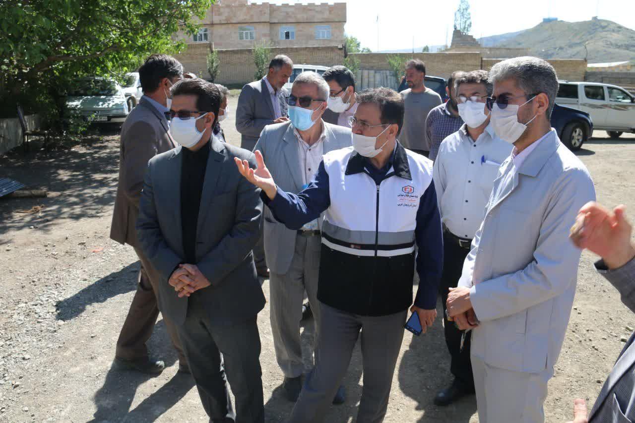 بازدید تیموری سرپرست معاونت استانداری و فرمانداری ویژه شهرستان خوی از روند بازسازی روستاهای زلزله زده بخش قطور