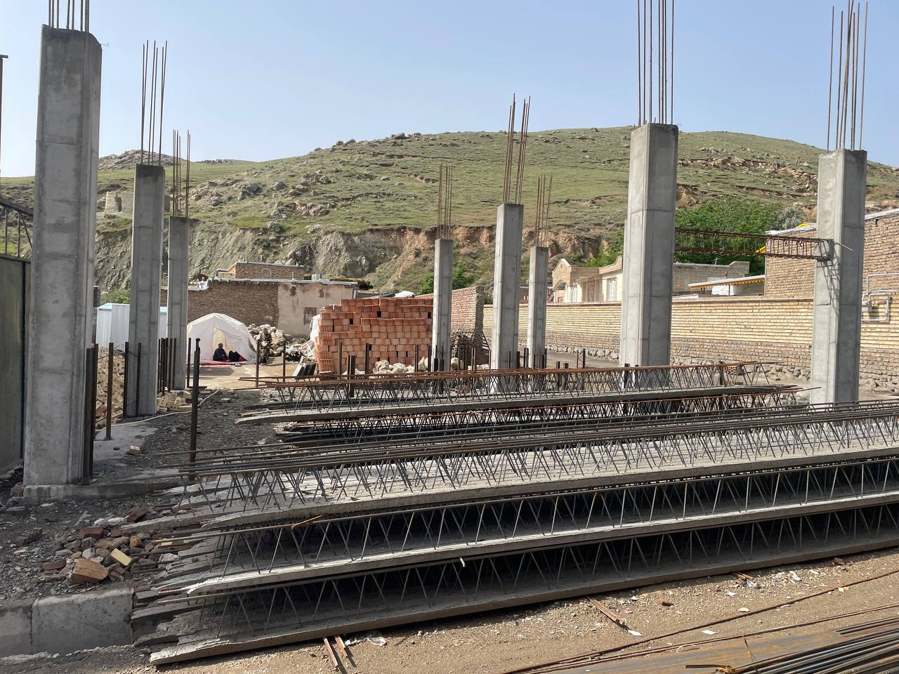 مدیریت انقلابی و بازسازی جهادی مناطق زلزله زده روستای وار