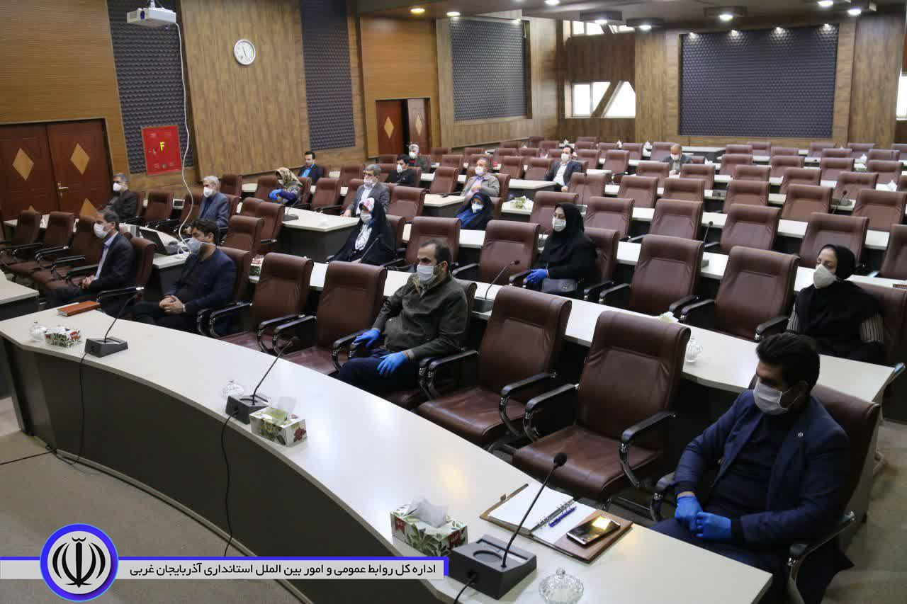 نشست هم اندیشی نقش سازمانهای مردم نهاد وخبرنگاران رسانه های ارتباط جمعی شهرستان خوی در اجرای طرح فاصله گذاری هوشمند اجتماعی در مقابله با کرونا