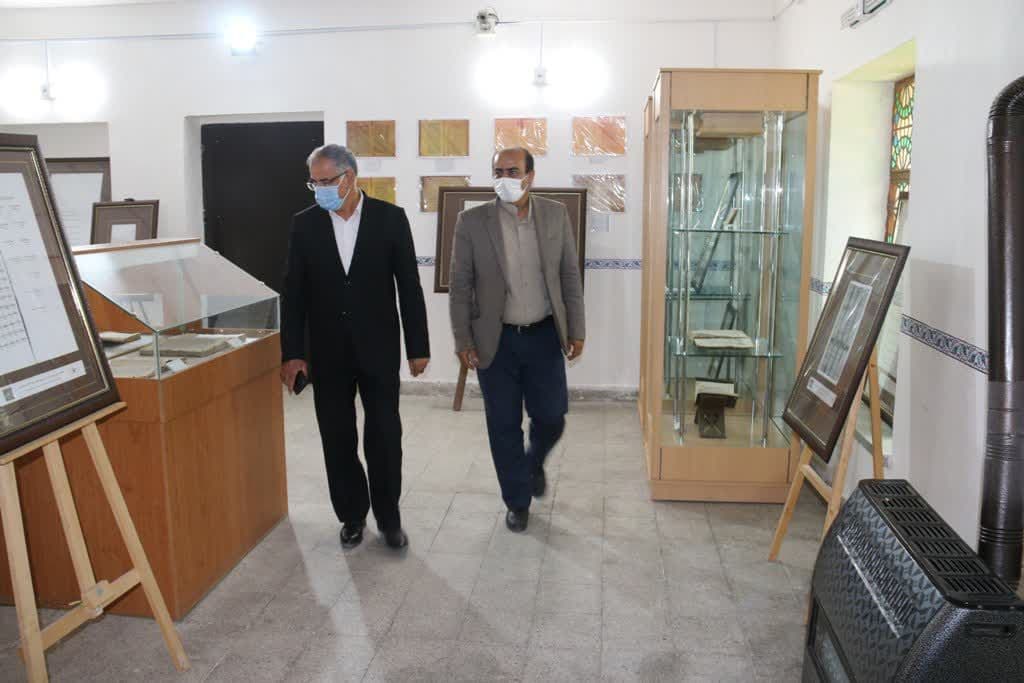 بازدید حسین عباسی فرماندار ویژه شهرستان خوی از موزه بمناسبت هفته میراث فرهنگی