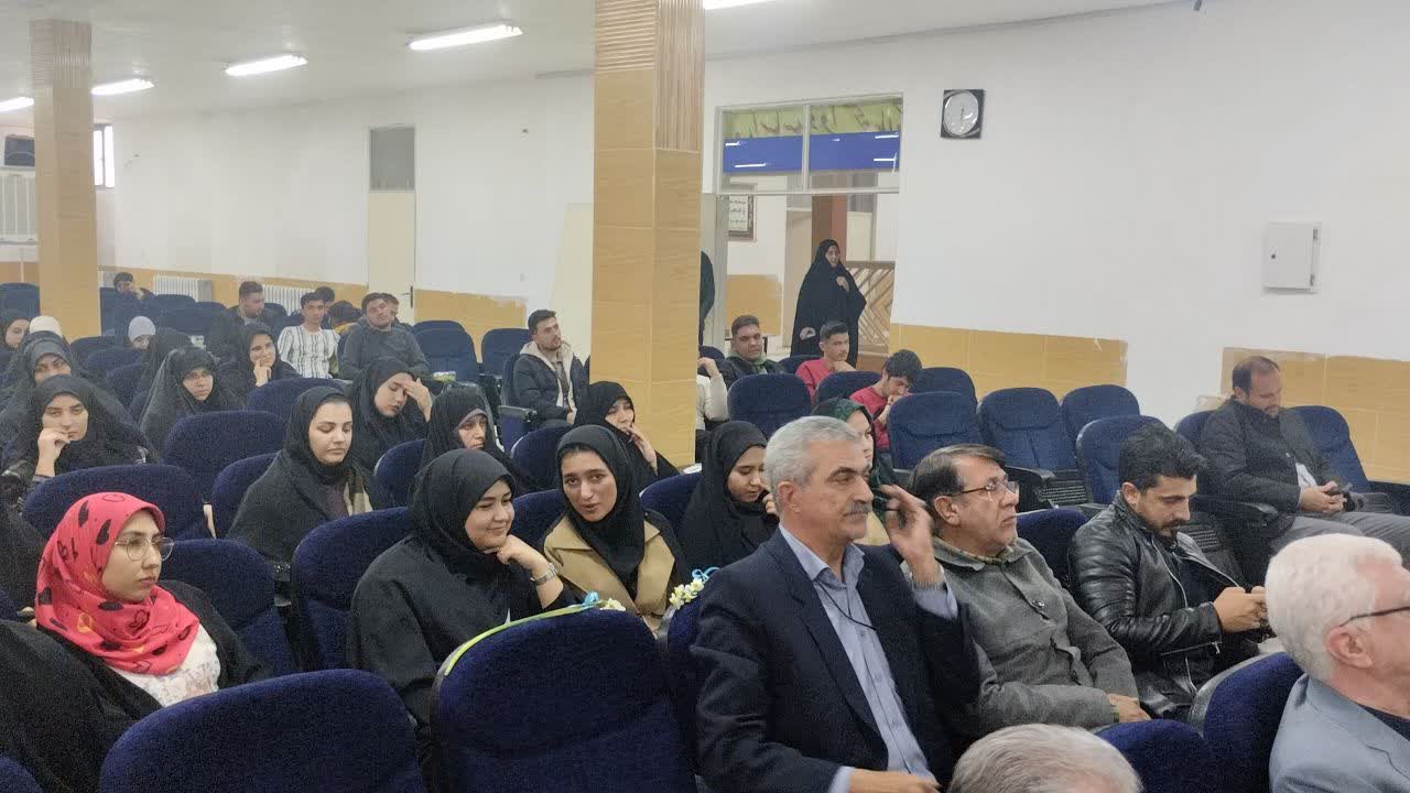 حضور فرماندار ویژه خوی در آیین گرامیداشت روز دانشجو در دانشکده علوم قرآنی خوی