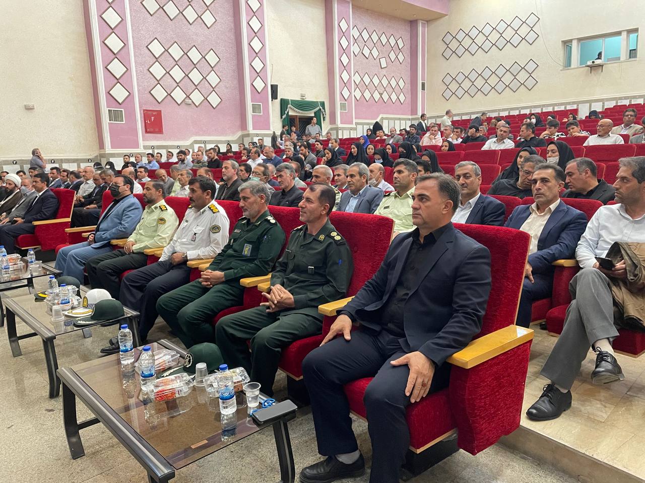 برگزاری مراسم گرامیداشت هفته دولت و تجلیل از کارمندان نمونه شهرستان خوی