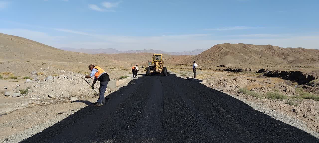 فرماندار ویژه خوی در کمتر از 48 ساعت جاده آغبلاغ–ولدیان را نو نوار کرد