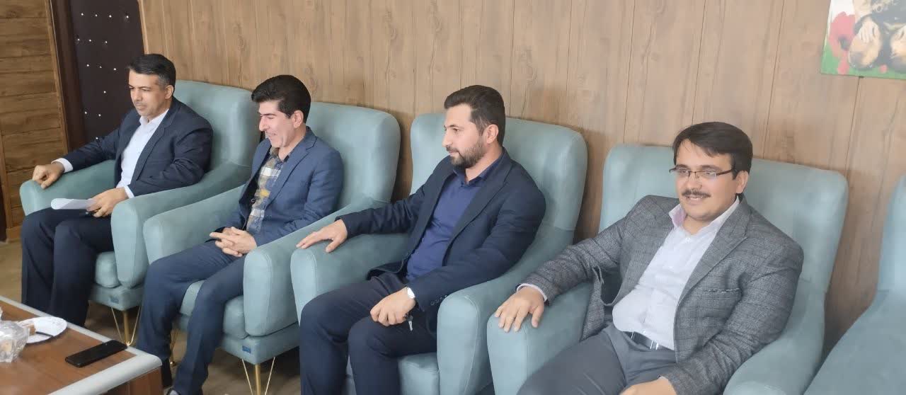 دیدار جمعی از بخشداران با فرماندار ویژه خوی
