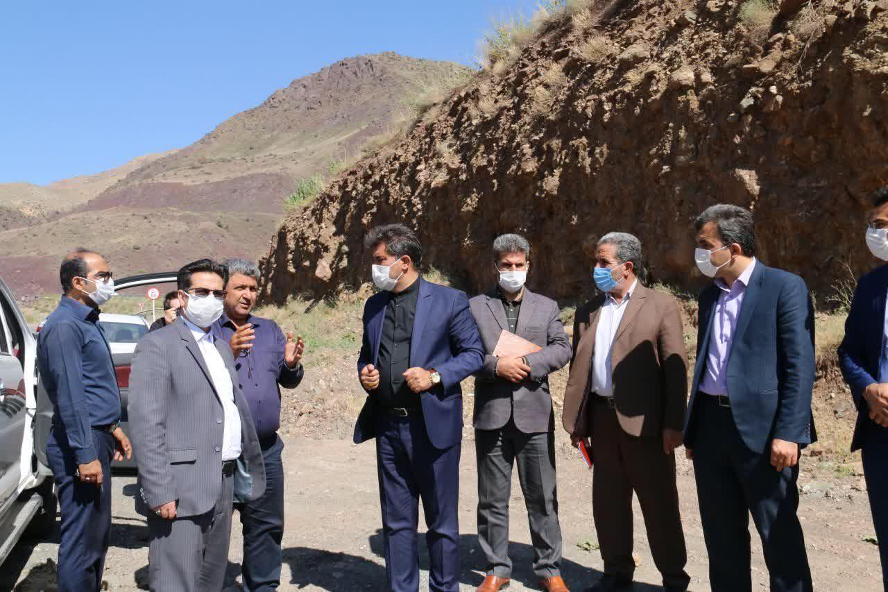 بررسی میزان پیشرفت پروژه بهسازی و تعریض محور خوی- قطور- رازی توسط تیموری سرپرست فرمانداری و نجف زاده نماینده مردم در مجلس
