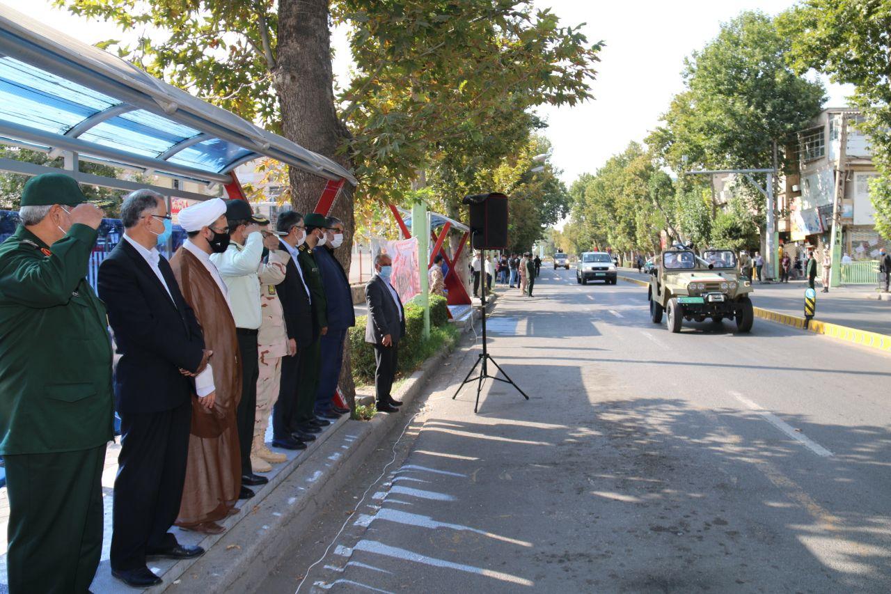 رژه خودرویی نیروهای مسلح بمناسبت گرامیداشت چهلمین سالگرد هفته دفاع مقدس با حضور معاون استاندار و فرماندار ویژه شهرستان خوی