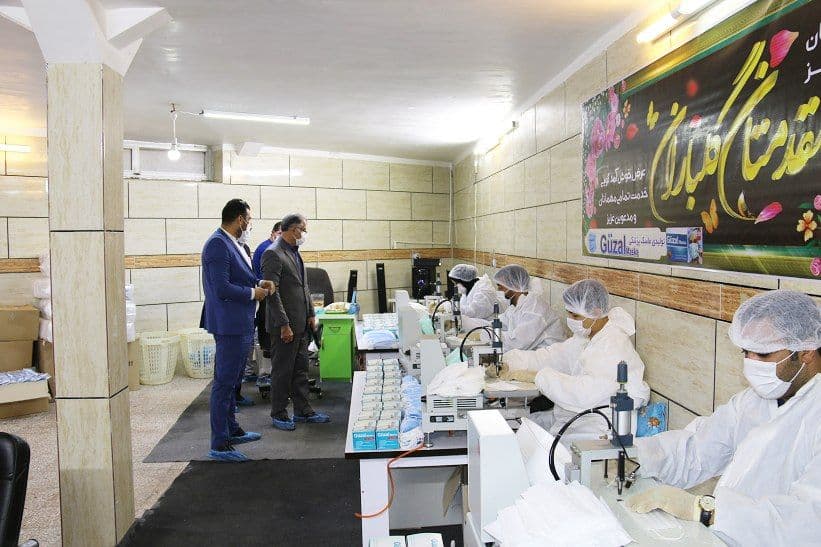 بازدید فرماندار شهرستان خوی از واحد تولید ماسک