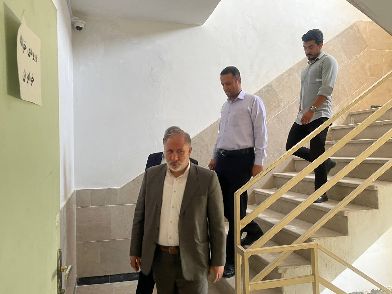 بازدید میدانی فرماندار خوی از روند بازسازی دانشکده علوم قرآنی