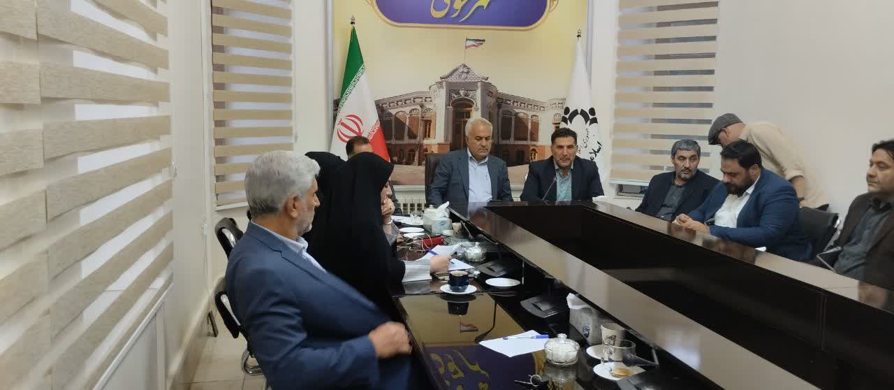 حضور غلامحسین آزاد فرماندار خوی در صحن علنی شورای اسلامی شهر خوی