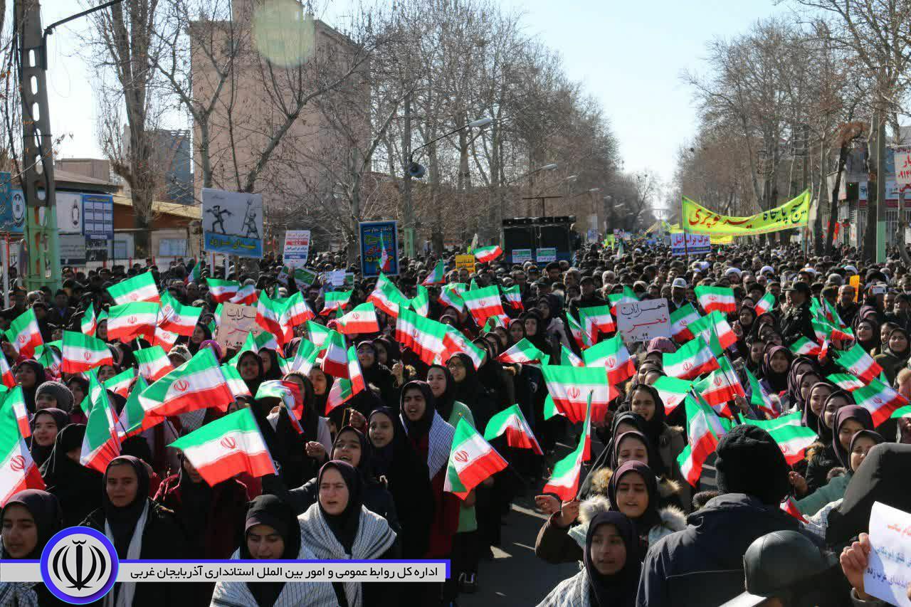 سخنرانی سید محمد عابدی معاون استاندار و فرماندار ویژه شهرستان خوی در جمع با شکوه شرکت کنندگان در راهپیمایی ۲۲بهمن