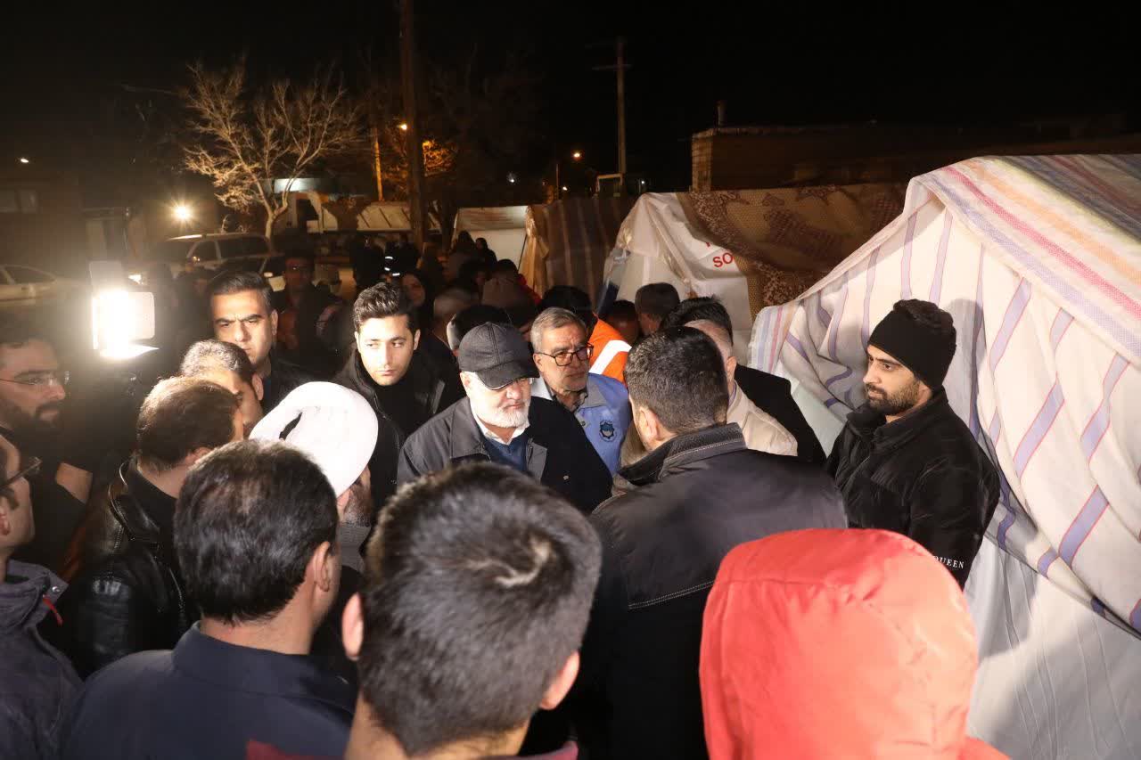 آلبوم تصویری/ بازدید شبانه استاندار آذربایجانغربی از مناطق زلزله زده شهر فیرورق