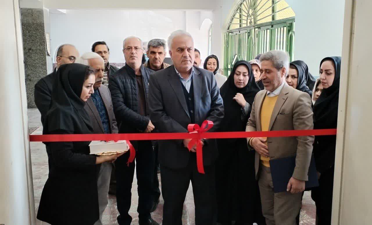 حضور معاون استاندار و فرماندار ویژه در آیین افتتاحیه نمایشگاه نقاشی در نگارخانه اداره فرهنگ و ارشاد اسلامی شهرستان خوی