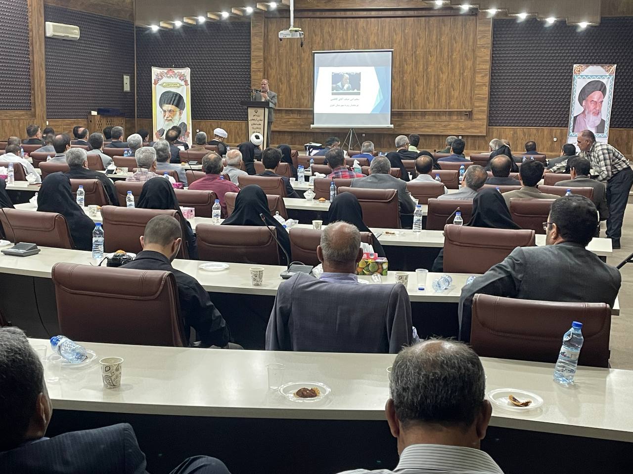 تجلیل از کارمندان نمونه شهرستان خوی