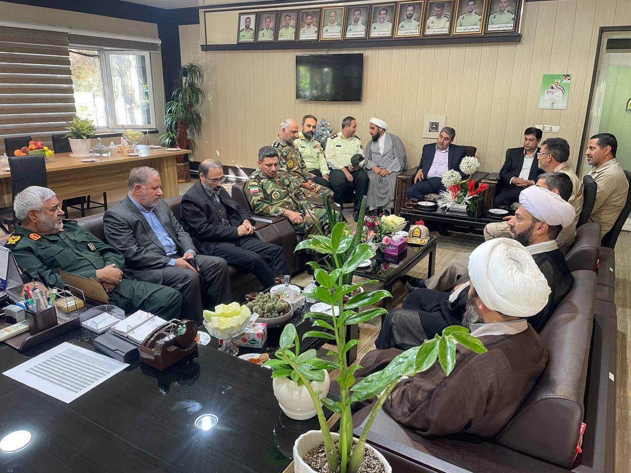 تجلیل فرماندار از فرمانده انتظامی خوی