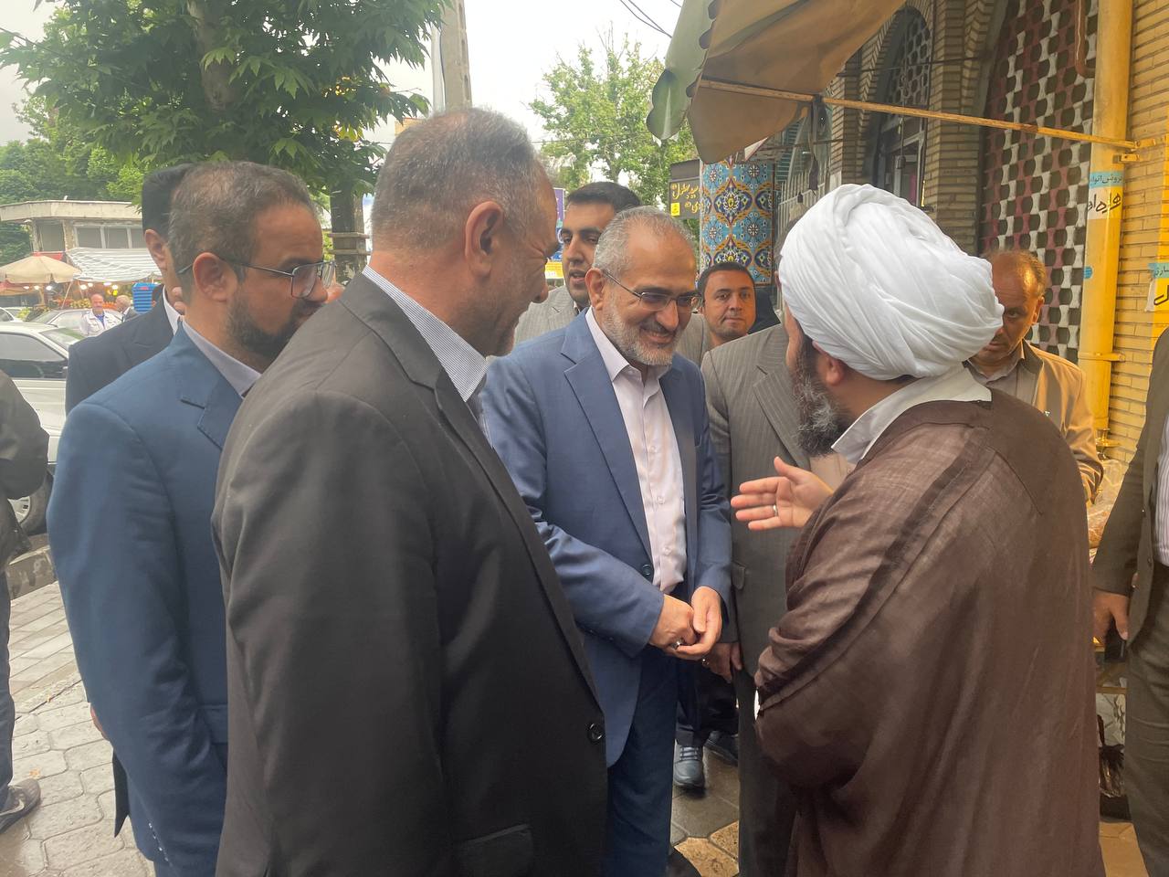 با استقبال فرماندار ویژه خوی، معاون امور مجلس رییس جمهور وارد خوی شد