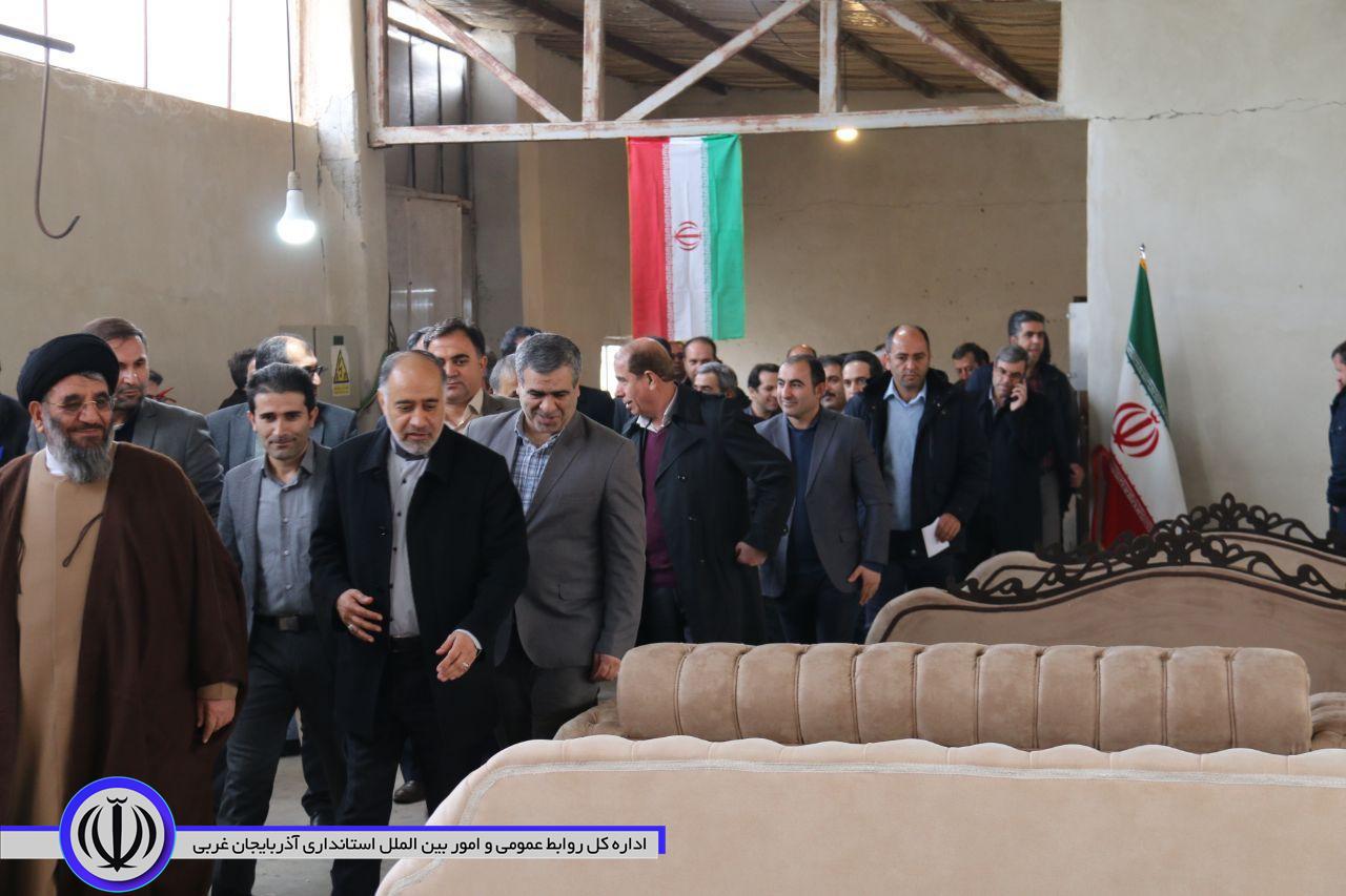 در اولین روز از دهه مبارک فجر: افتتاح واحد تولیدی مبل در شهرستان خوی