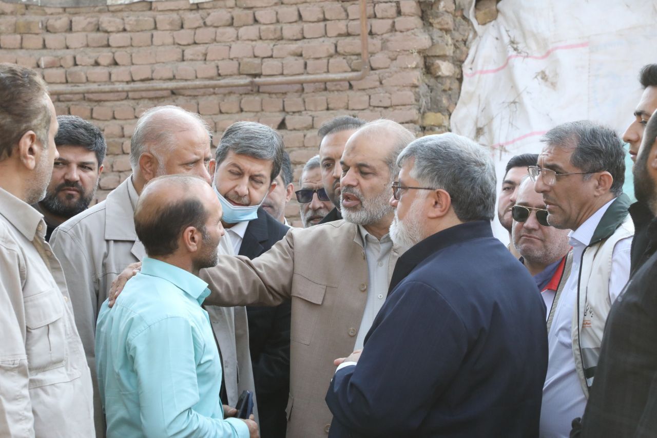 حضور وزیر کشور در مناطق زلزله زده شهرستان خوی