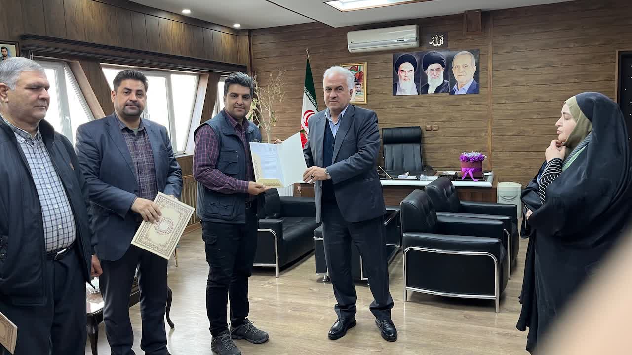 اعطای احکام اعضای شورای توسعه و حمایت از تشکل‌های مردم نهاد شهرستان خوی