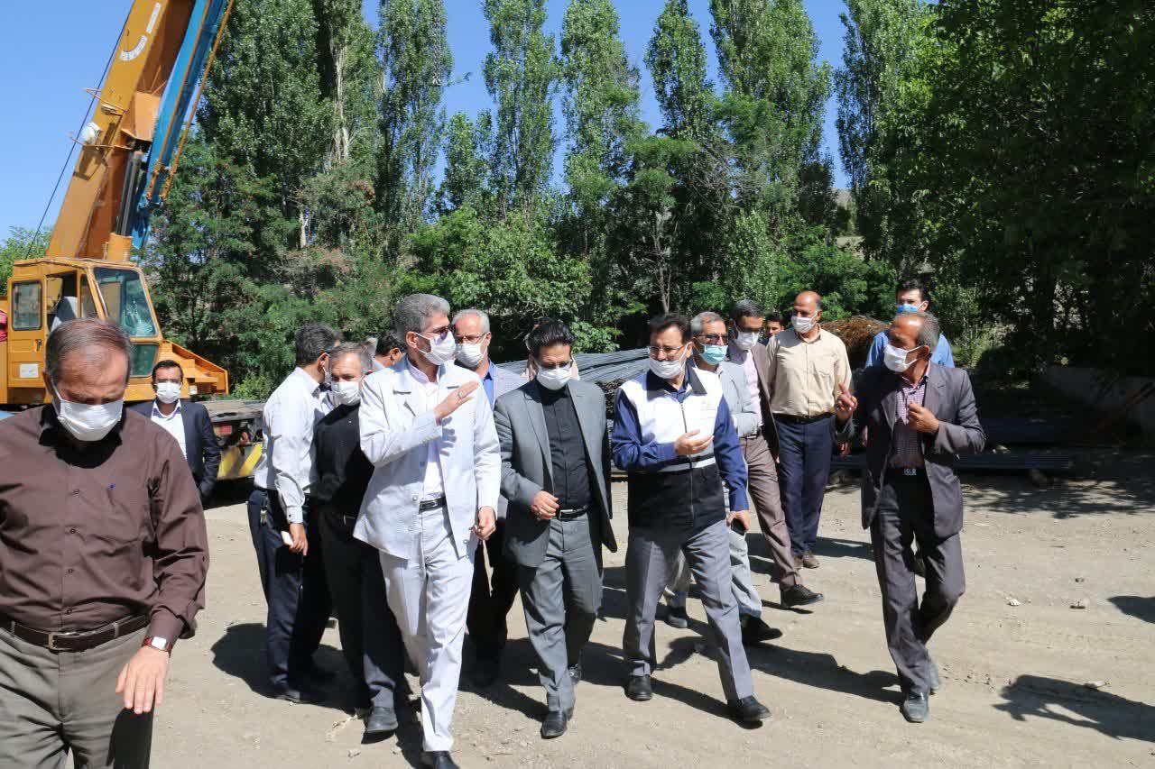 بازدید تیموری سرپرست معاونت استانداری و فرمانداری ویژه شهرستان خوی از روند بازسازی روستاهای زلزله زده بخش قطور