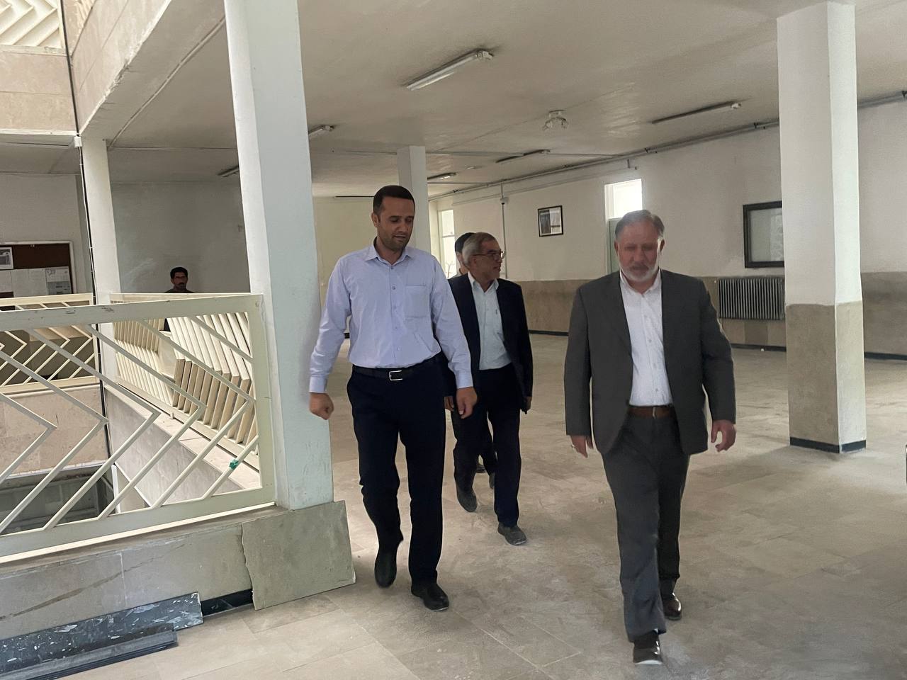 بازدید میدانی فرماندار خوی از روند بازسازی دانشکده علوم قرآنی