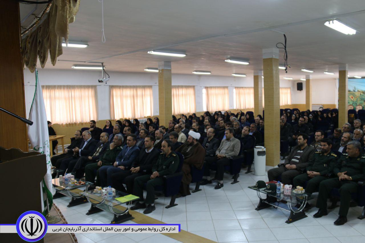 حضور فرماندار شهرستان خوی در جمع دانشجویان بمناسبت هفته بسیج