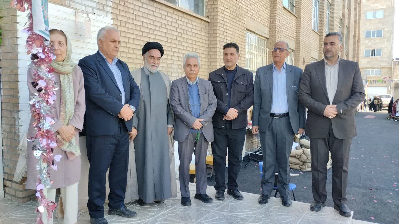 جشن «جوانهها» در دبیرستان ژاله آموزگار خوی برگزار شد