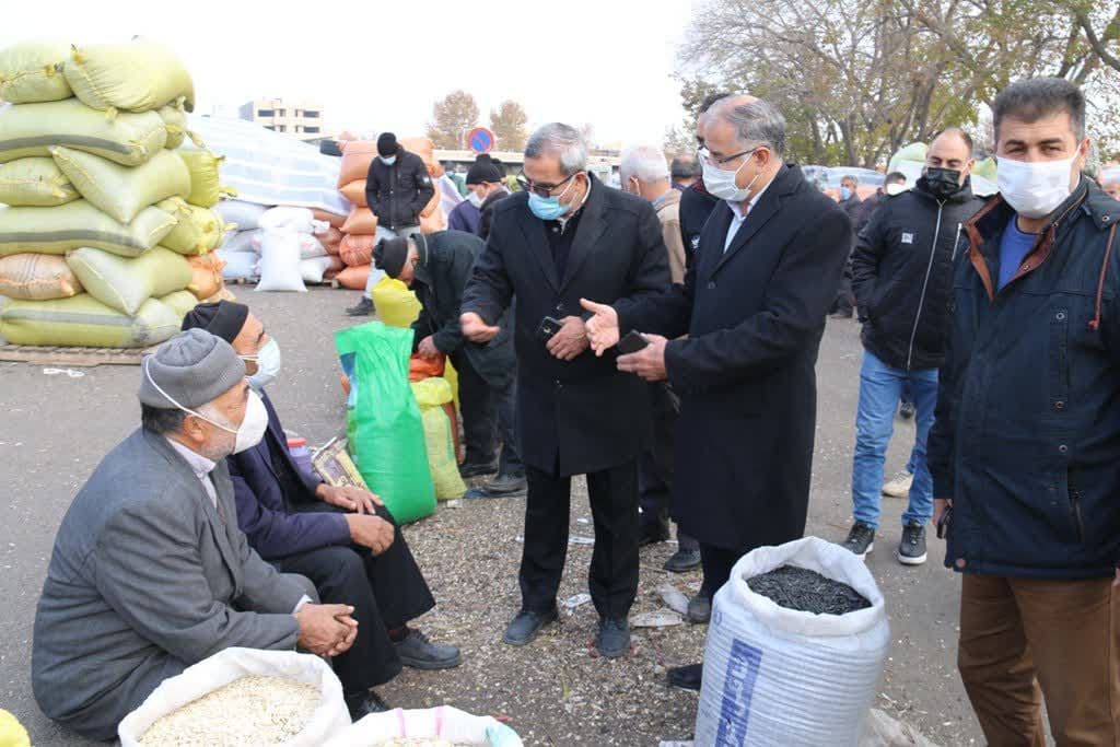 بازدید فرماندار شهرستان خوی از نحوه اجرای پروتکلهای بهداشتی در میدان خشکبار