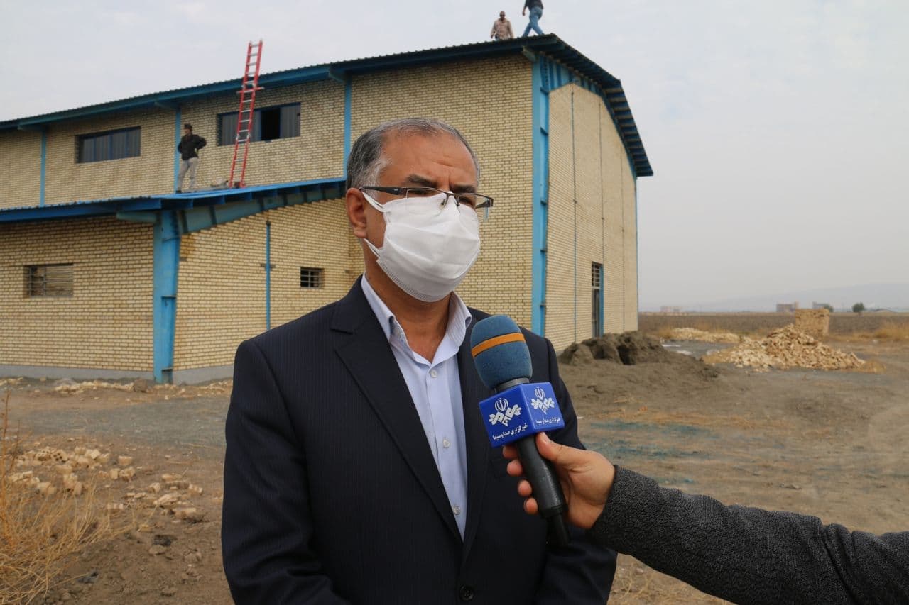 بازدید فرماندار و جمعی از مسئولین شهرستان خوی از پروژه های توانمندسازی سکونتگاه های غیر رسمی