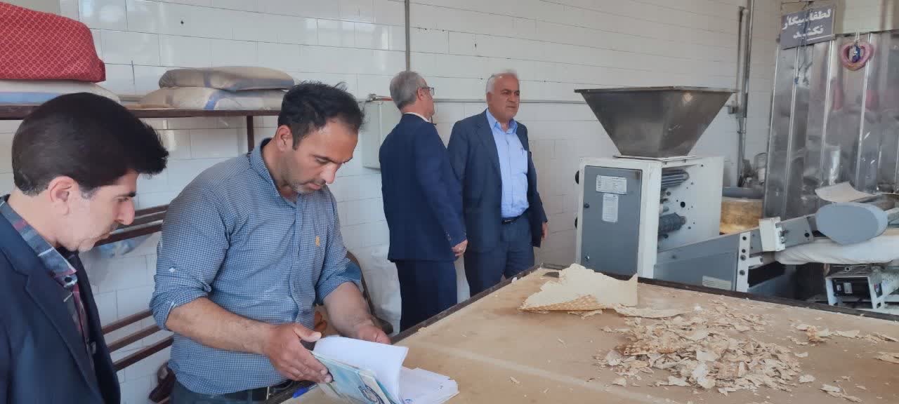 بازدید سرزده سرپرست فرمانداری ویژه خوی از نانوایی های سطح بخش ایواوغلی