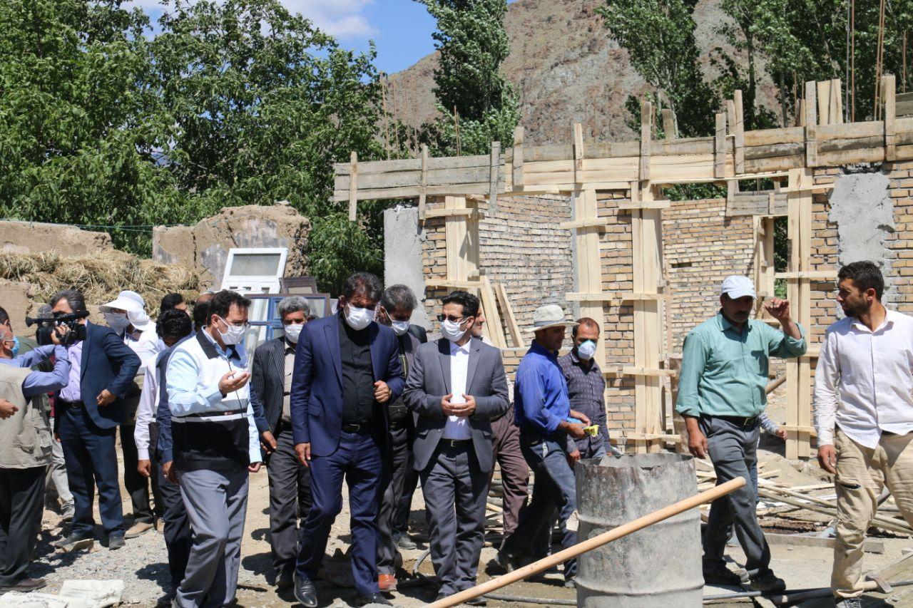 بازدید تیموری سرپرست فرمانداری، نجف زاده نماینده مردم در مجلس و بدلی مدیرکل بنیاد مسکن از کارگاه تامین مصالح ساختمانی و روند بازسازی واحدهای مسکونی تخریب شده روستاهای زلزله زده بخش قطور