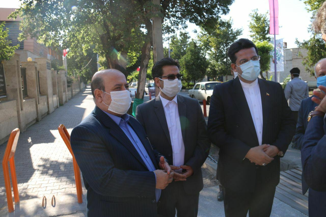 سفر سید عباس موسوی سفیر جدید ایران در آذربایجان به همراه معاون سیاسی، امنیتی و اجتماعی استاندار آذربایجان غربی به شهرستان خوی و دیدار با سرپرست فرمانداری و نماینده مردم در مجلس