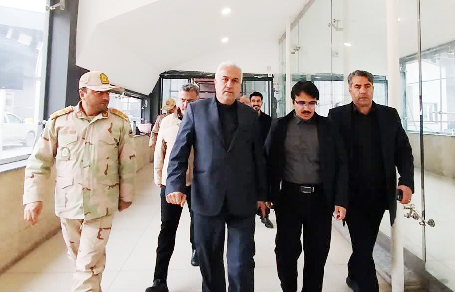 بازدید فرماندار خوی از پایانه مرزی رازی