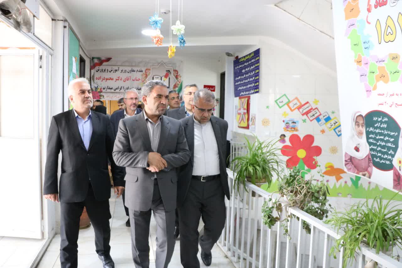 بازدید معاون وزیر آموزش و پرورش از آموزشگاه غیر دولتی شهید جعفری زاده