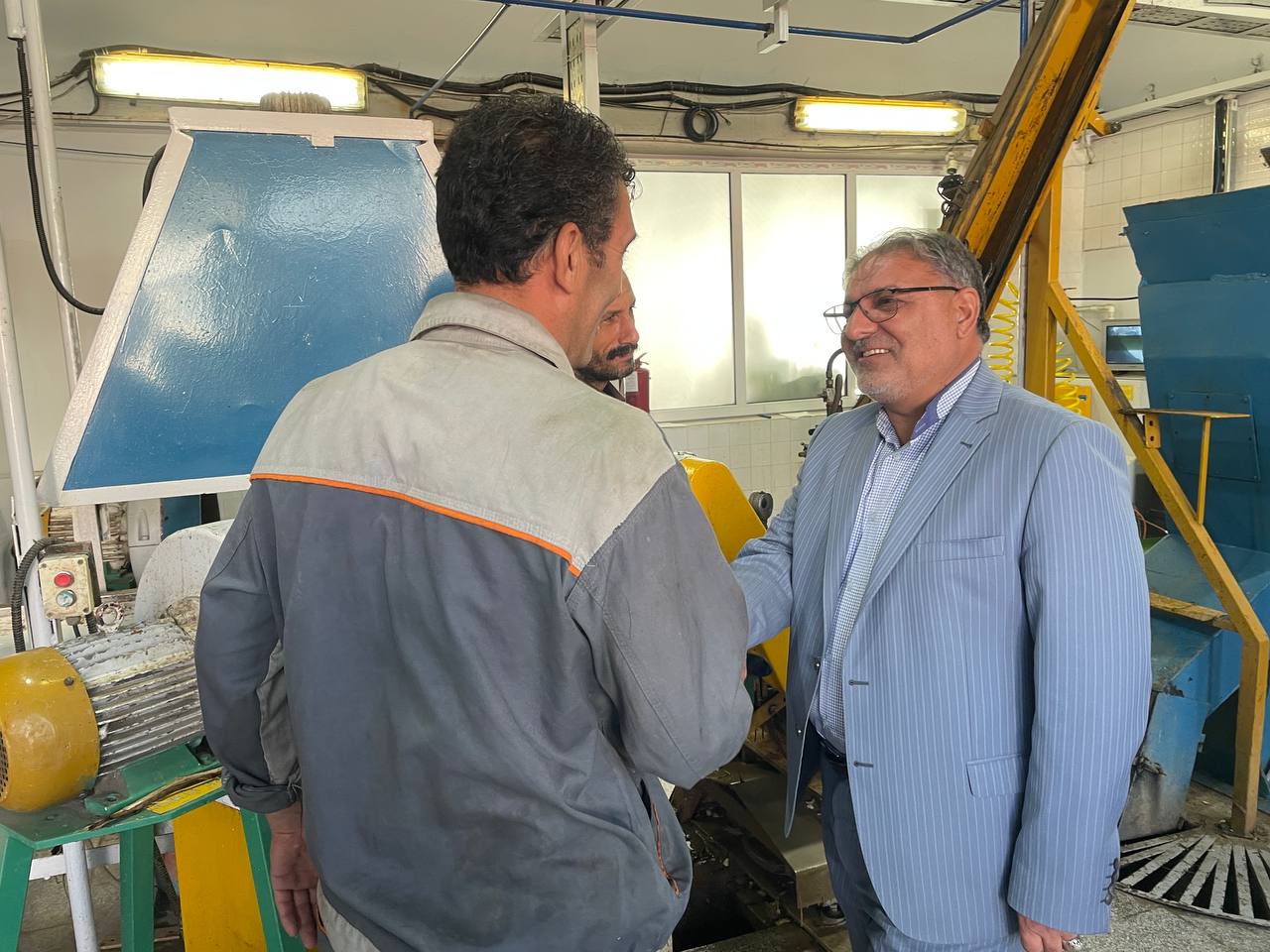 بازدید فرماندار ویژه شهرستان خوی از کارخانه قند خوی