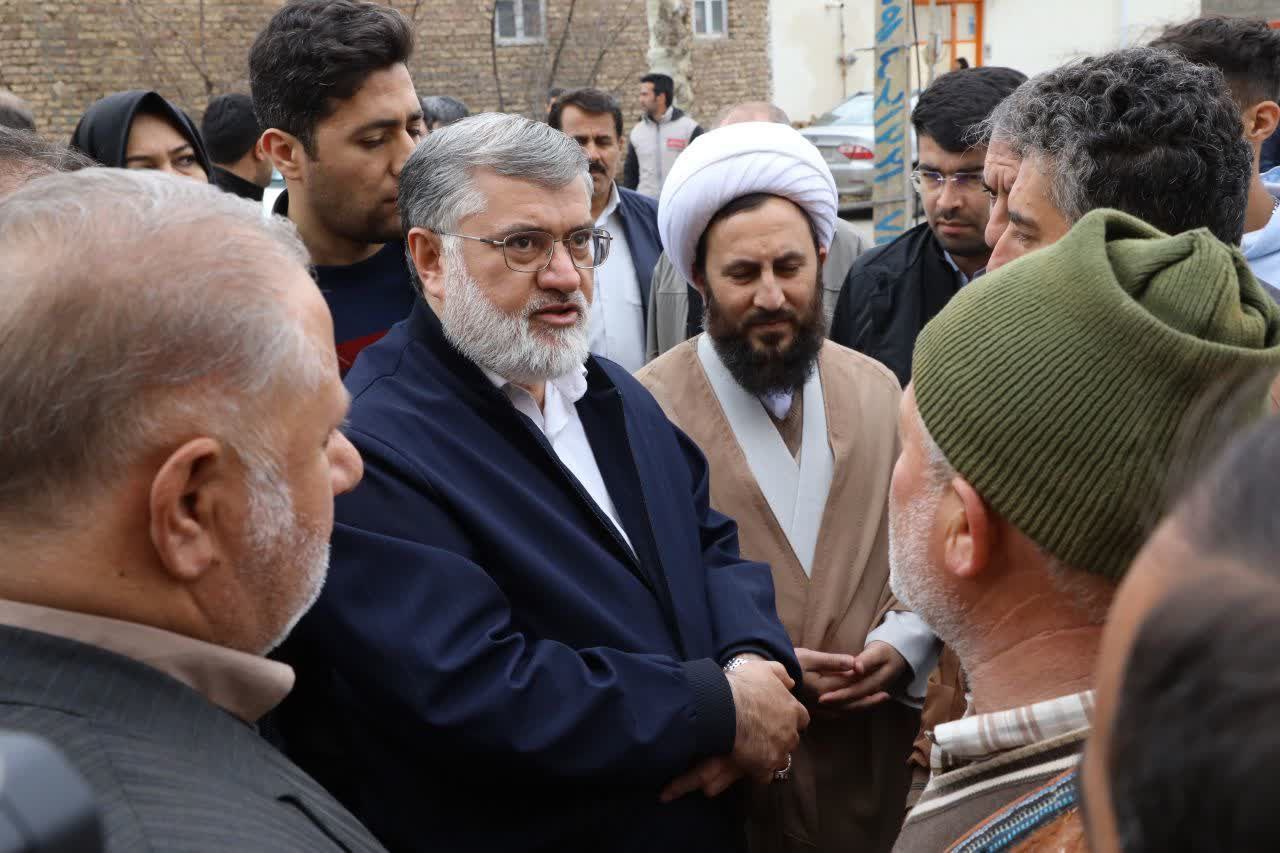 بازدید میدانی استاندار آذربایجانغربی از روند بازسازی مناطق زلزلهزده شهر فیرورق