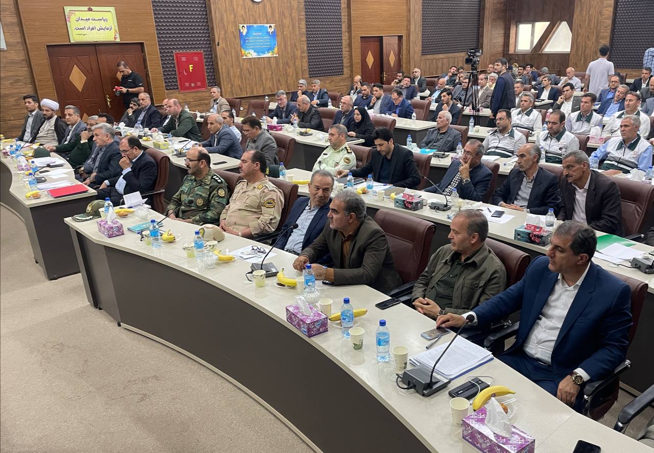 برگزاری بررسی روند بازسازی مناطق زلزلهزده شهرستان خوی و محرومیت زدایی