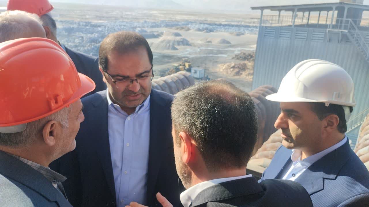 بازدید معاون وزارت صمت از واحدهای تولیدی شهرستان خوی