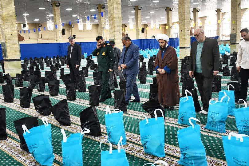 حضور فرماندار شهرستان خوی در مراسم اهدای 5000 کمک های مومنانه بسته های معیشتی بمناسبت عیدسعیدفطر