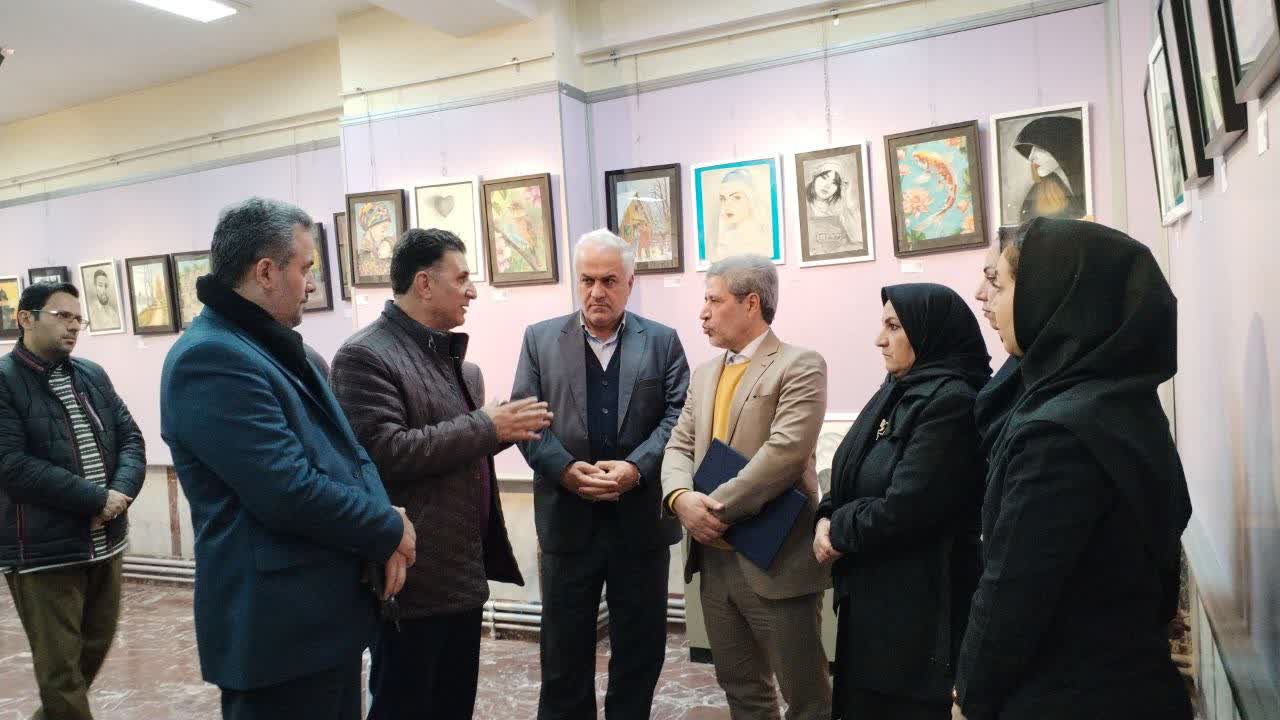 حضور معاون استاندار و فرماندار ویژه در آیین افتتاحیه نمایشگاه نقاشی در نگارخانه اداره فرهنگ و ارشاد اسلامی شهرستان خوی