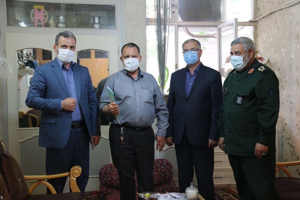 دیدار فرماندار ویژه شهرستان خوی با خانواده معظم شهدا بمناست سوم خرداد سالروز آزادسازی خرمشهر