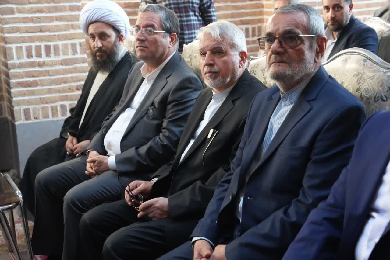 بازدید وزیر میراث فرهنگی و استاندار آذربایجان‌غربی از آرامگاه شمس تبریزی