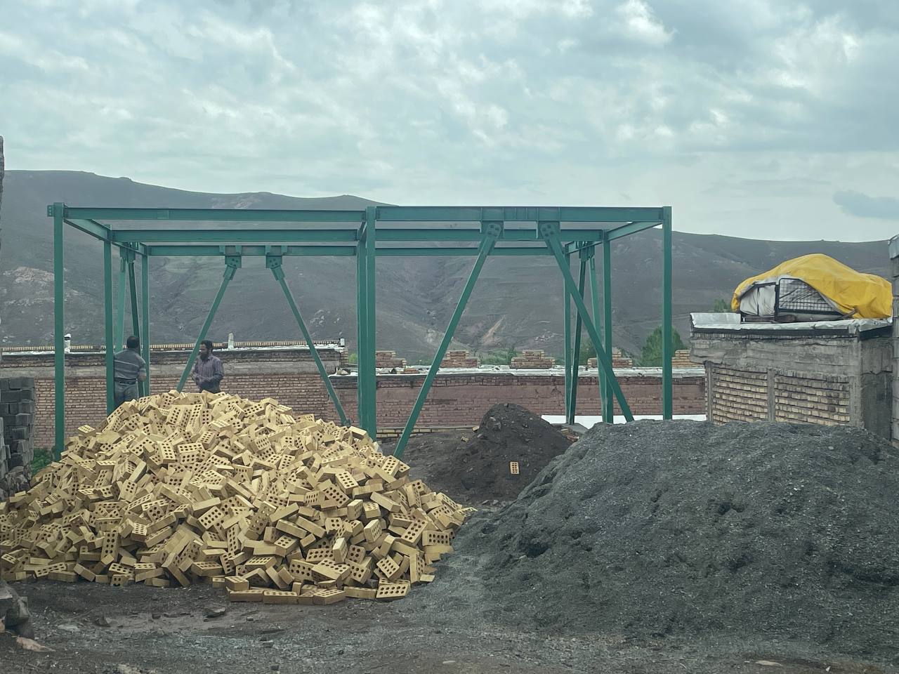 مدیریت انقلابی و بازسازی جهادی مناطق زلزله زده روستای قریس