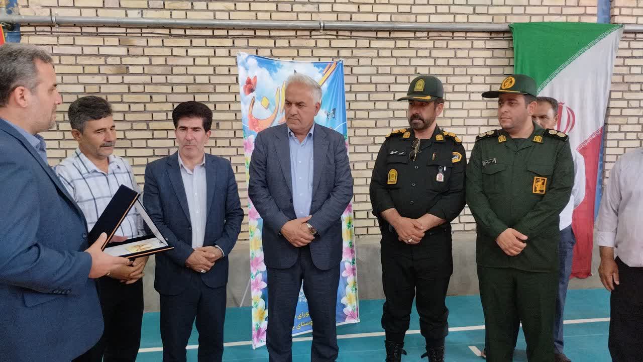 افتتاح کف پوش سالن ورزشی در بیزنده ایواوغلی