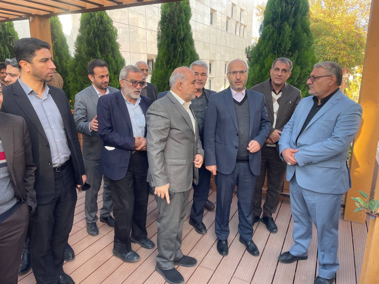 بررسی روند خدمات رسانی دستگاههای اجرایی خوی